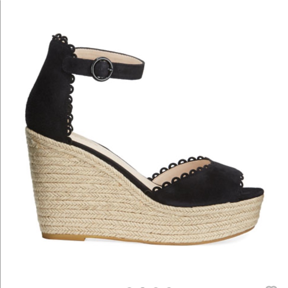 Sold 🛑Pelle Moda Raine Scalloped Suede Wedges